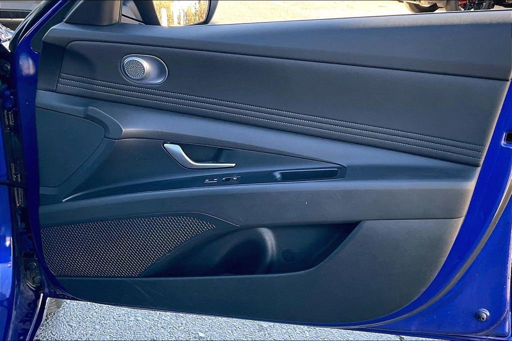 Used 2025 Hyundai Elantra SEL image 22