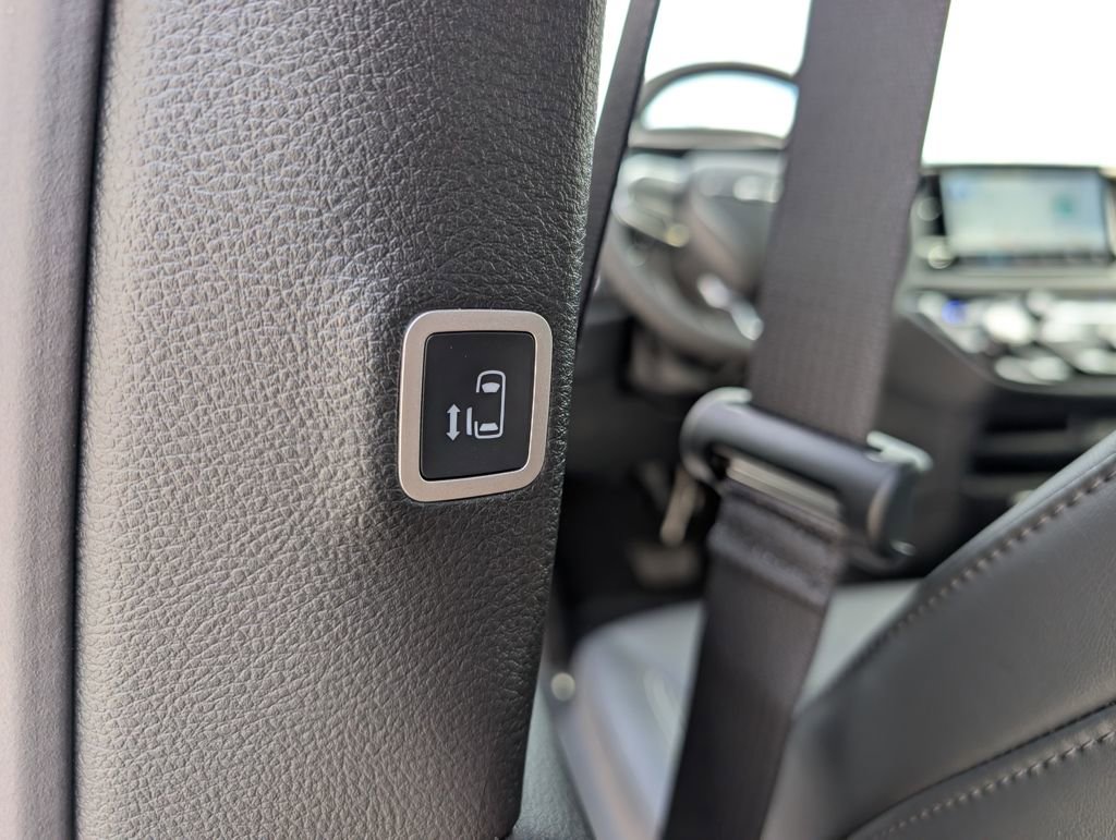 New 2026 Chrysler Pacifica Select image 40