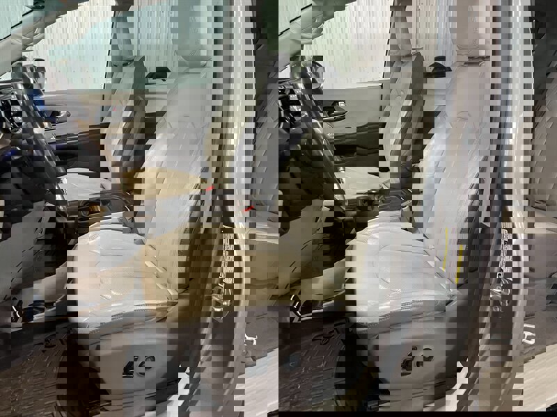 Used 2018 Chrysler Pacifica Touring-L image 14