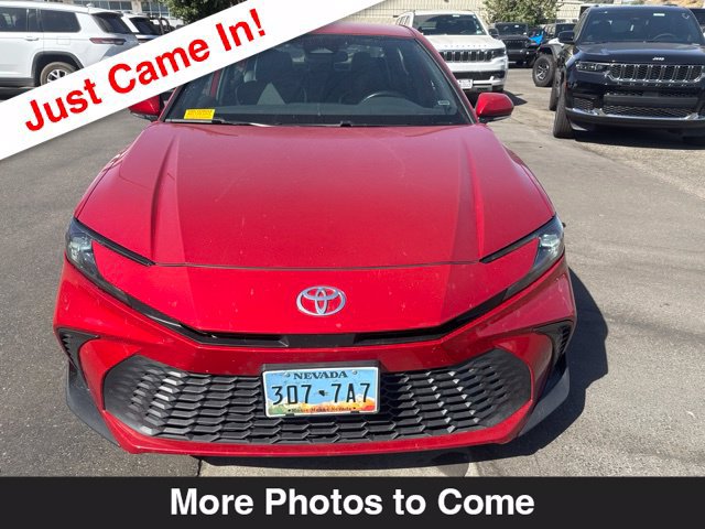 Used 2025 Toyota Camry SE FWD image 9
