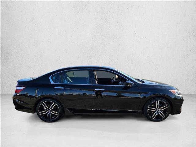 Used 2017 Honda Accord Sport image 4