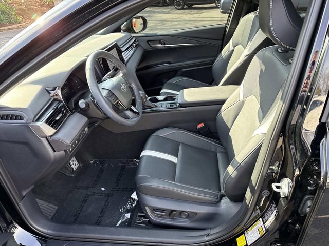 Used 2025 Toyota Camry SE w/ Convenience Package image 14