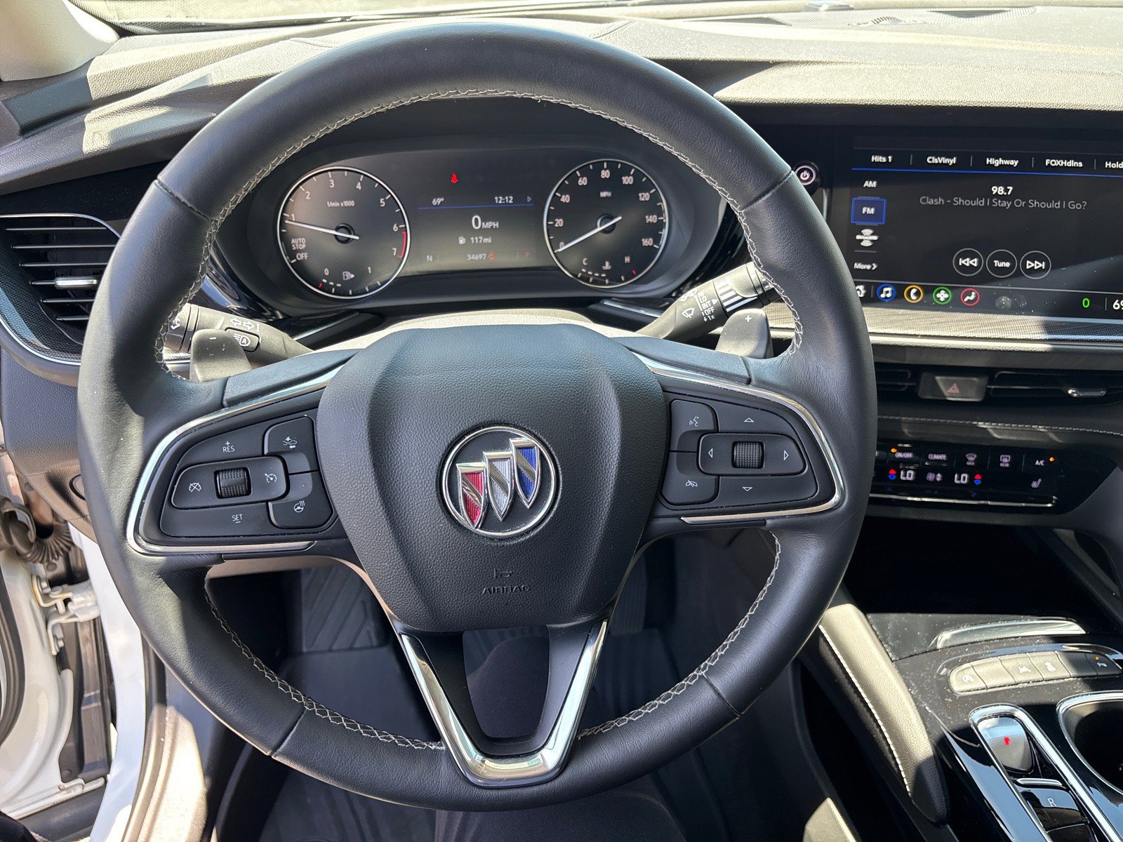 Certified 2022 Buick Envision Preferred FWD image 17