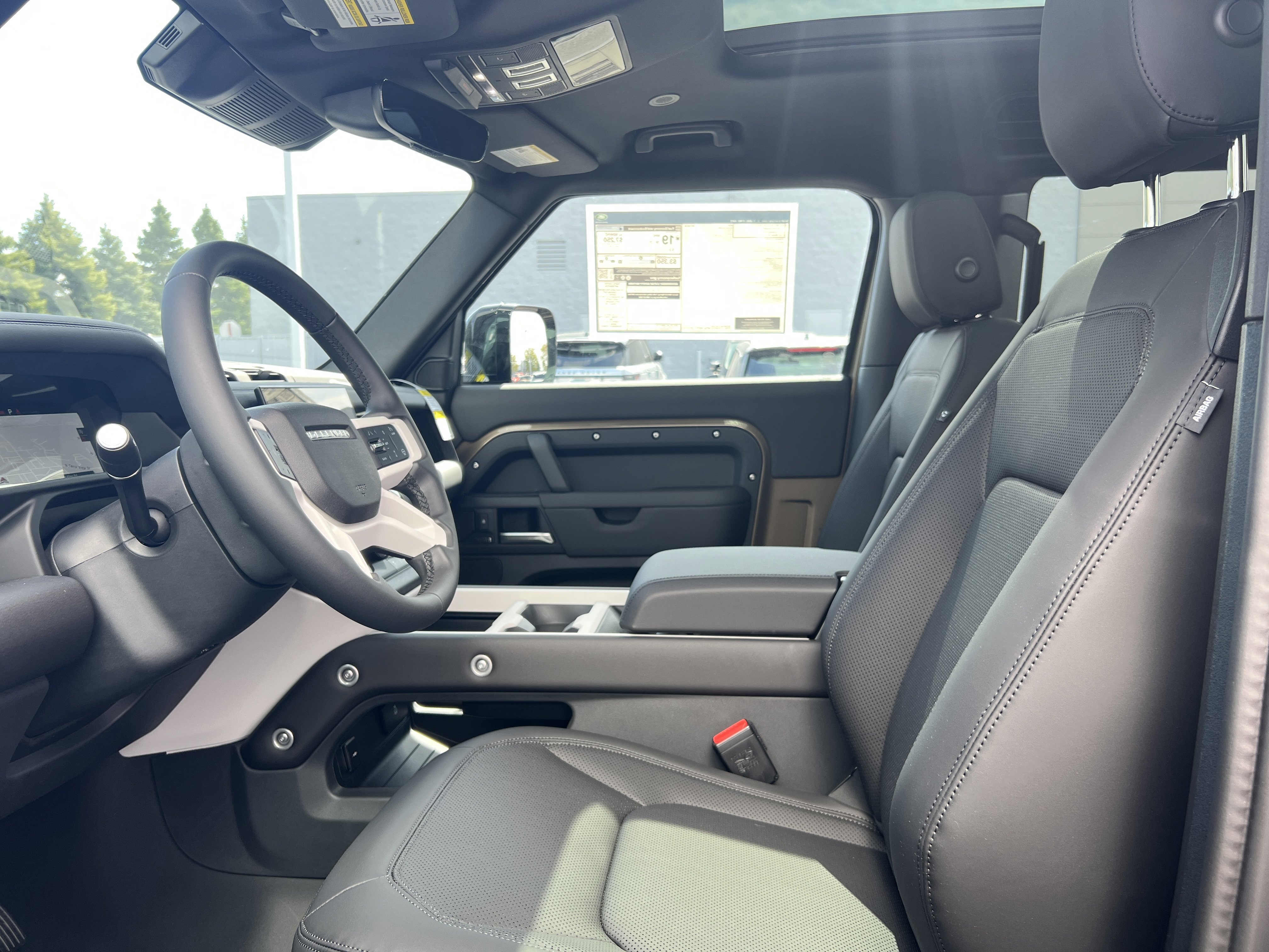 New 2025 Land Rover Defender 90 X-Dynamic SE image 23