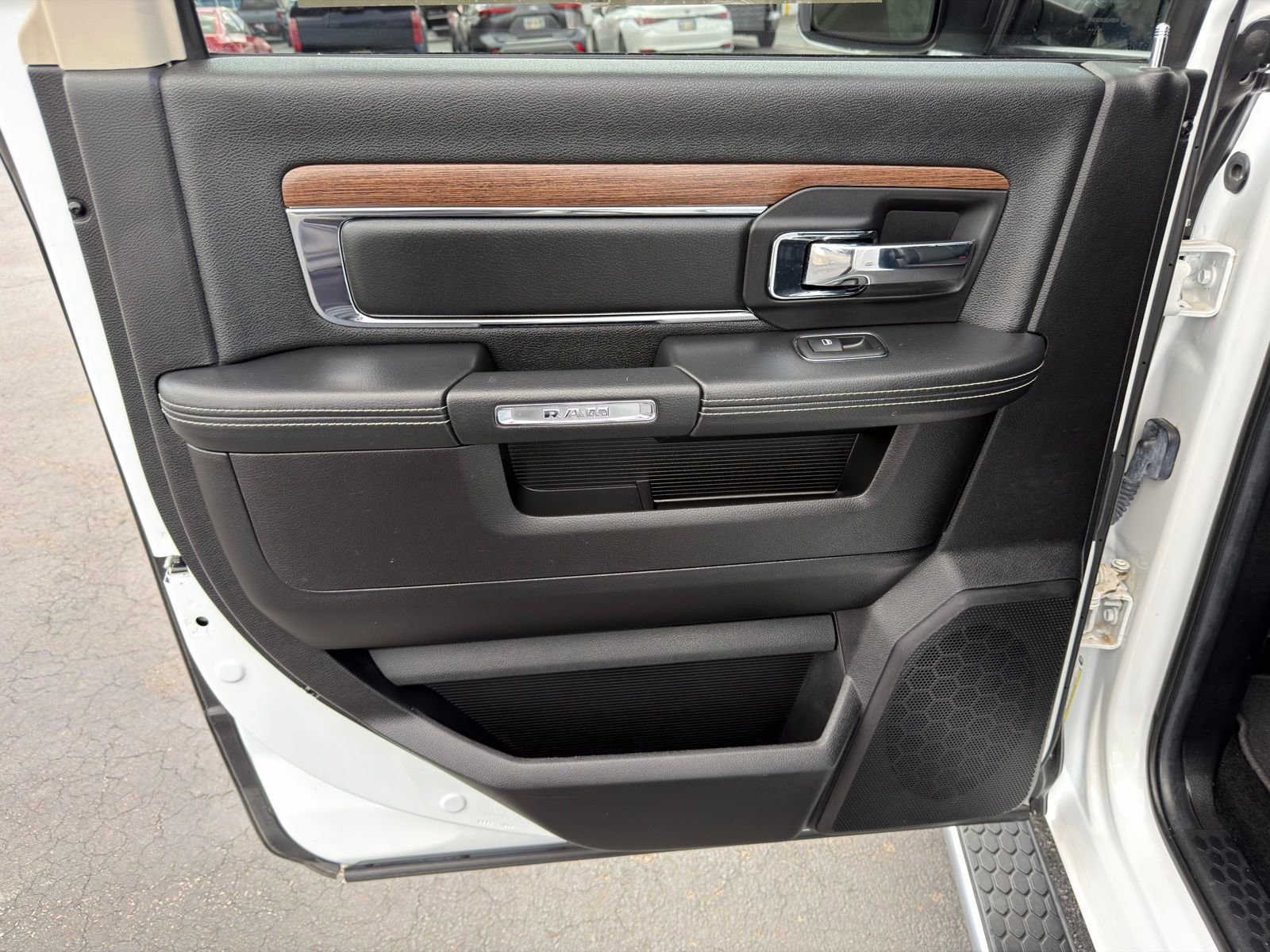 Used 2014 RAM 1500 Laramie w/ Convenience Group image 29