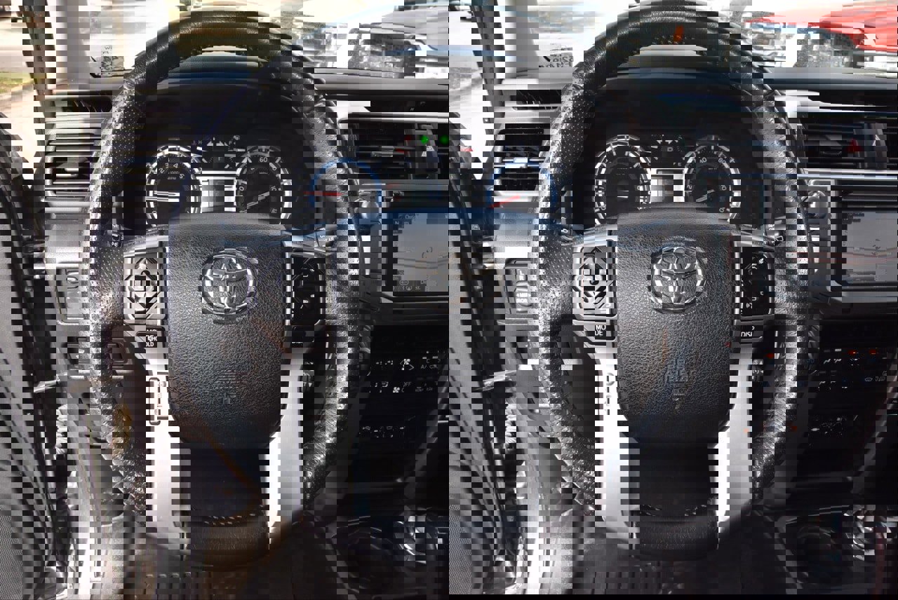 Used 2015 Toyota 4Runner Limited image 21