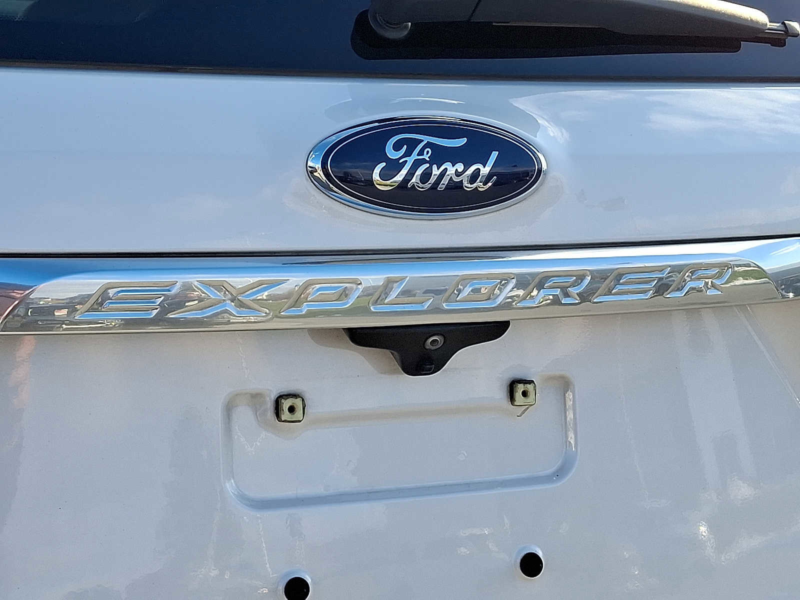 Certified 2018 Ford Explorer Platinum image 32