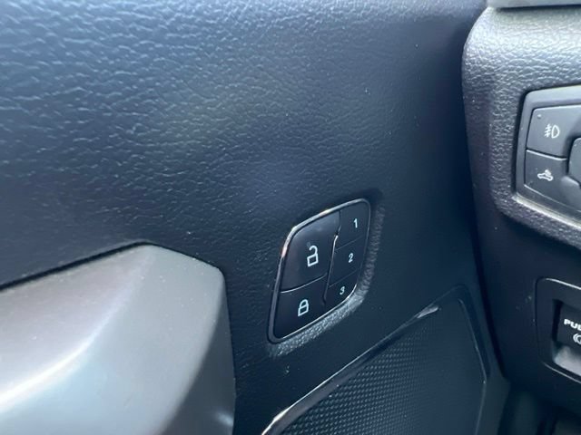 Used 2016 Ford F150 Lariat AWD/4WD image 23