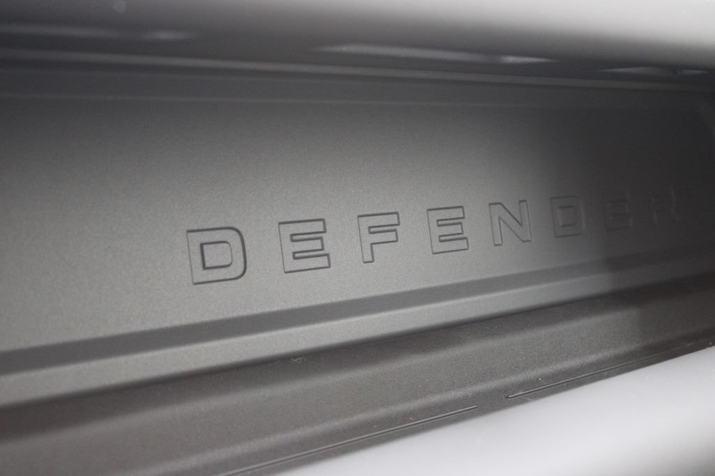 New 2026 Land Rover Defender 130 X-Dynamic SE AWD/4WD image 24