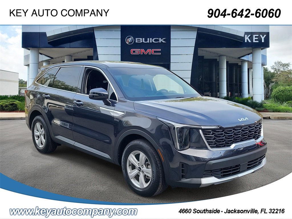 Used 2025 Kia Sorento LX image 1