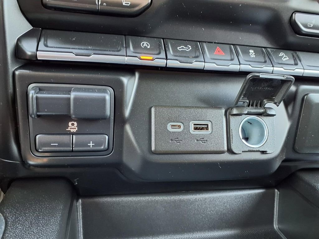 Used 2021 Chevrolet Silverado 1500 RST w/ Z71 Off-Road Package AWD/4WD image 11