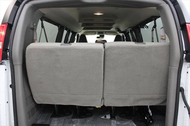 Used 2025 Chevrolet Express 3500 LT w/ LT Preferred Equipment Group RWD image 27