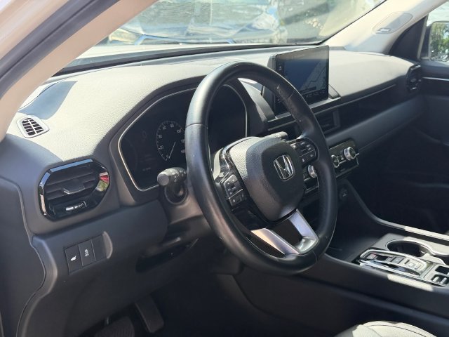 Used 2024 Honda Pilot Touring image 12