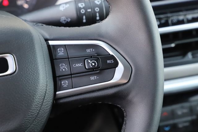 Used 2025 Jeep Compass Limited AWD/4WD image 24