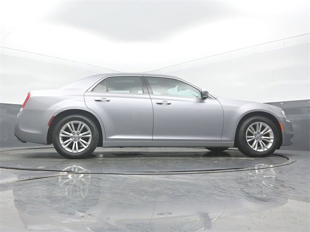 Used 2017 Chrysler 300 C image 52