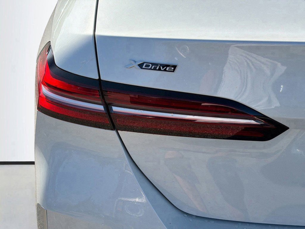 New 2026 BMW 530i xDrive w/ Premium Package AWD/4WD image 10