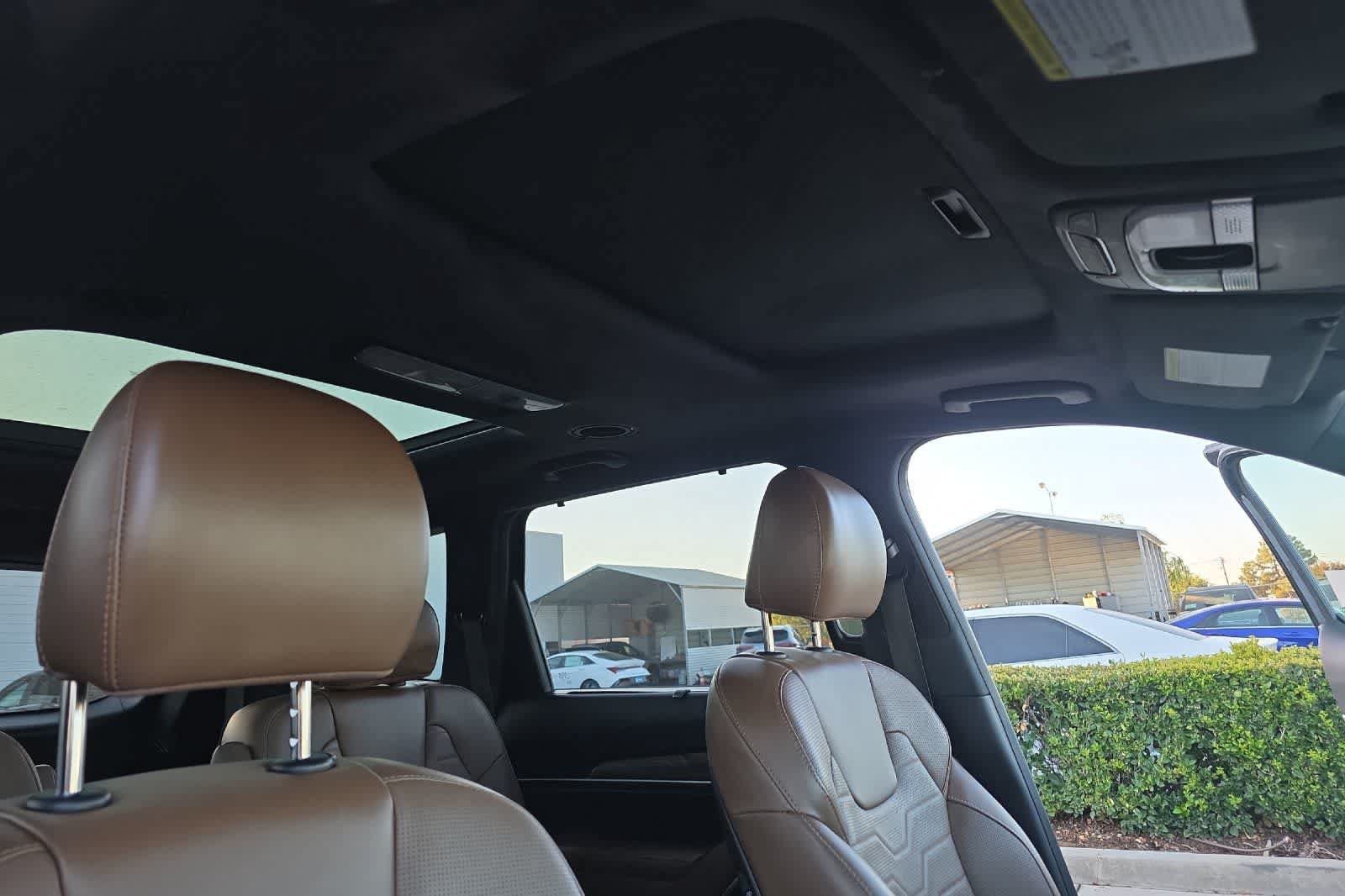 Used 2020 Kia Telluride SX w/ SX Prestige Package AWD/4WD image 19