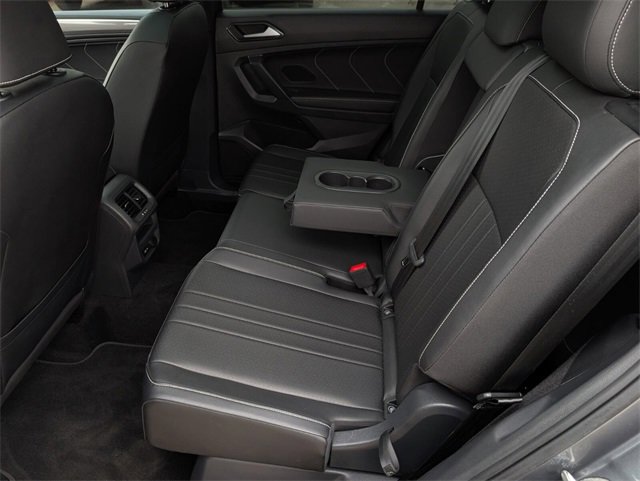 Used 2023 Volkswagen Tiguan SE R-Line image 24