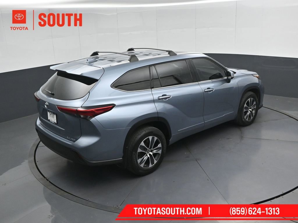 Used 2022 Toyota Highlander XLE AWD/4WD image 51