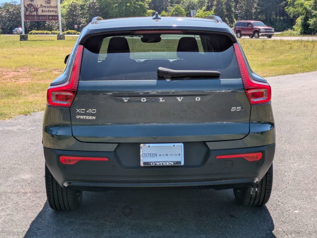 New 2026 Volvo XC40 B5 Core AWD/4WD image 5