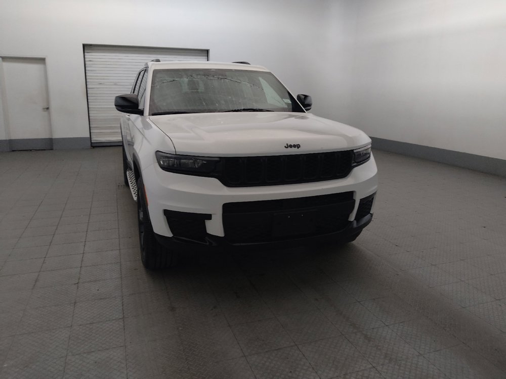 Used 2023 Jeep Grand Cherokee L Laredo AWD/4WD image 14