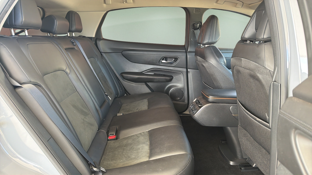 Certified 2023 Nissan Ariya AWD image 18