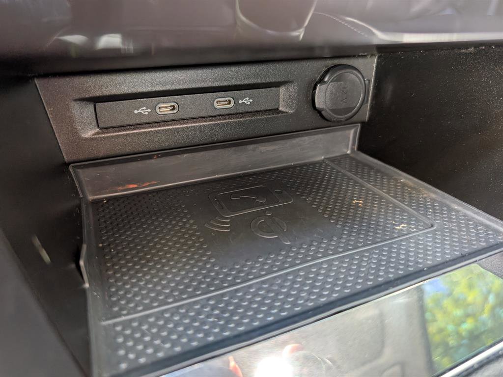 Used 2022 Volkswagen Tiguan SE image 39