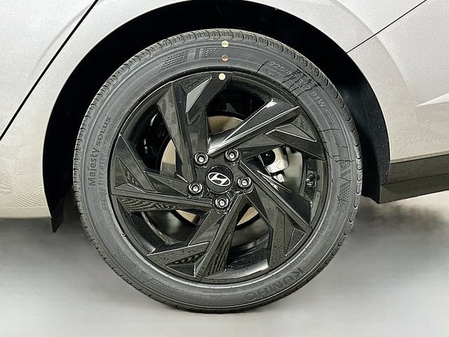 Used 2026 Hyundai Elantra Sport FWD image 18