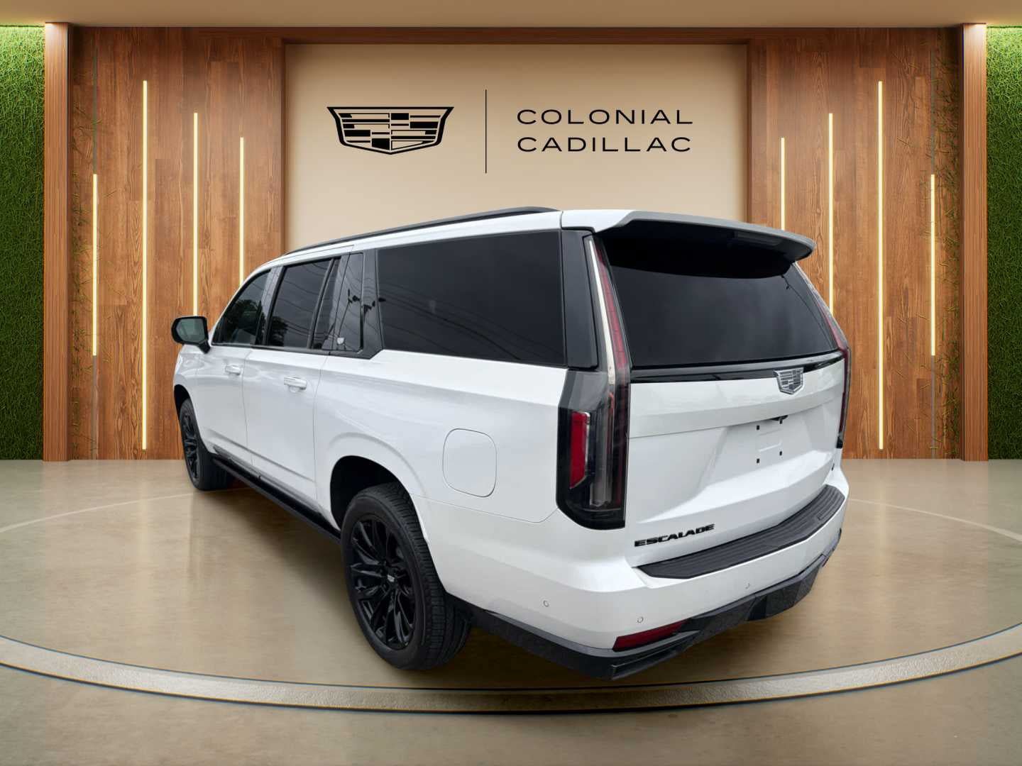 Used 2022 Cadillac Escalade ESV Sport w/ Touring Package AWD/4WD image 7