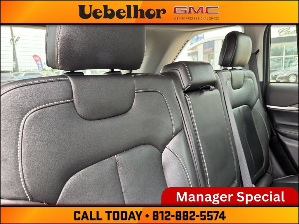 Used 2023 Jeep Grand Cherokee Limited w/ Trailer Tow Prep Group (B) AWD/4WD image 5