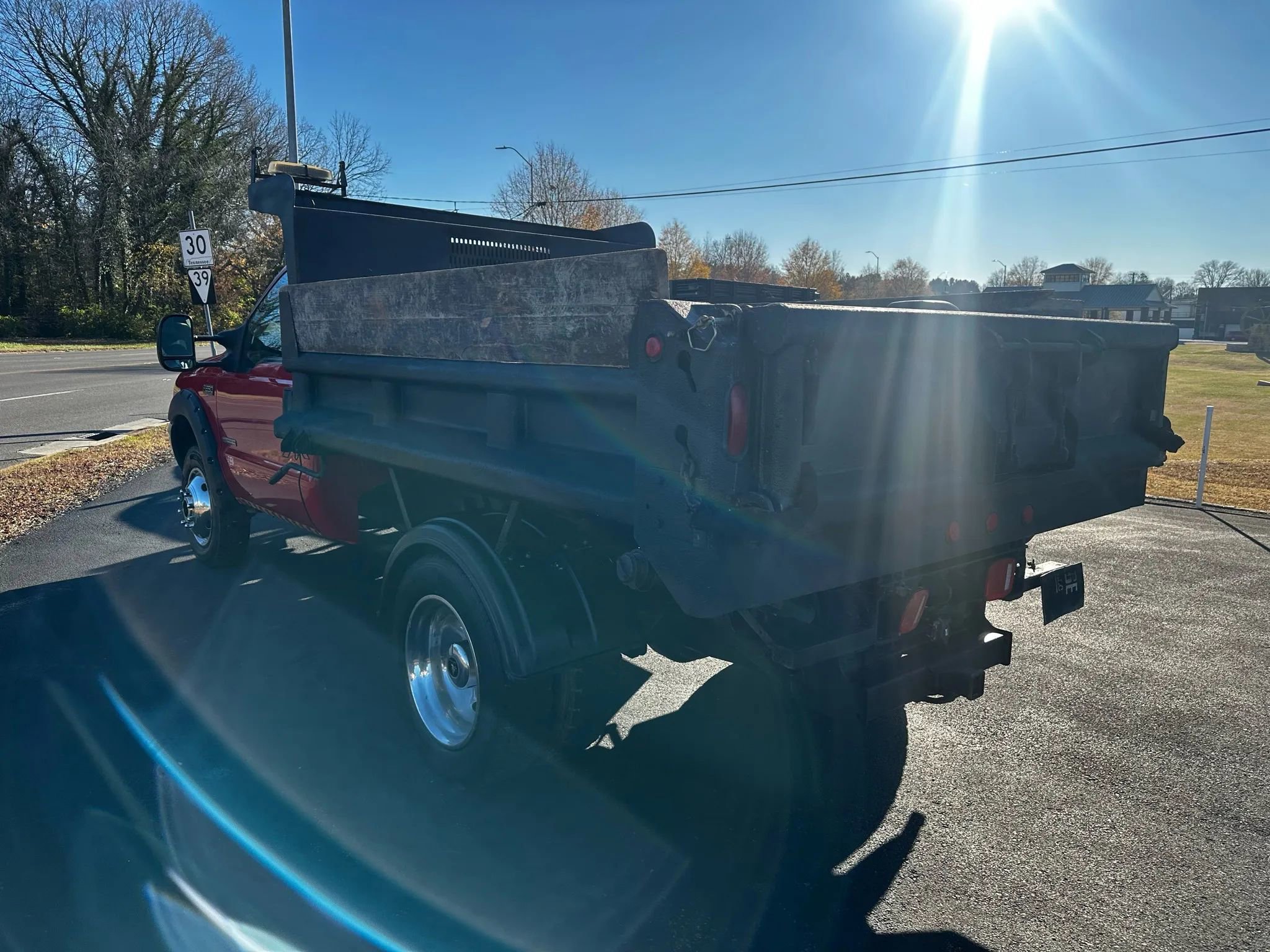 Used 2003 Ford F550 4x4 Regular Cab Super Duty image 3