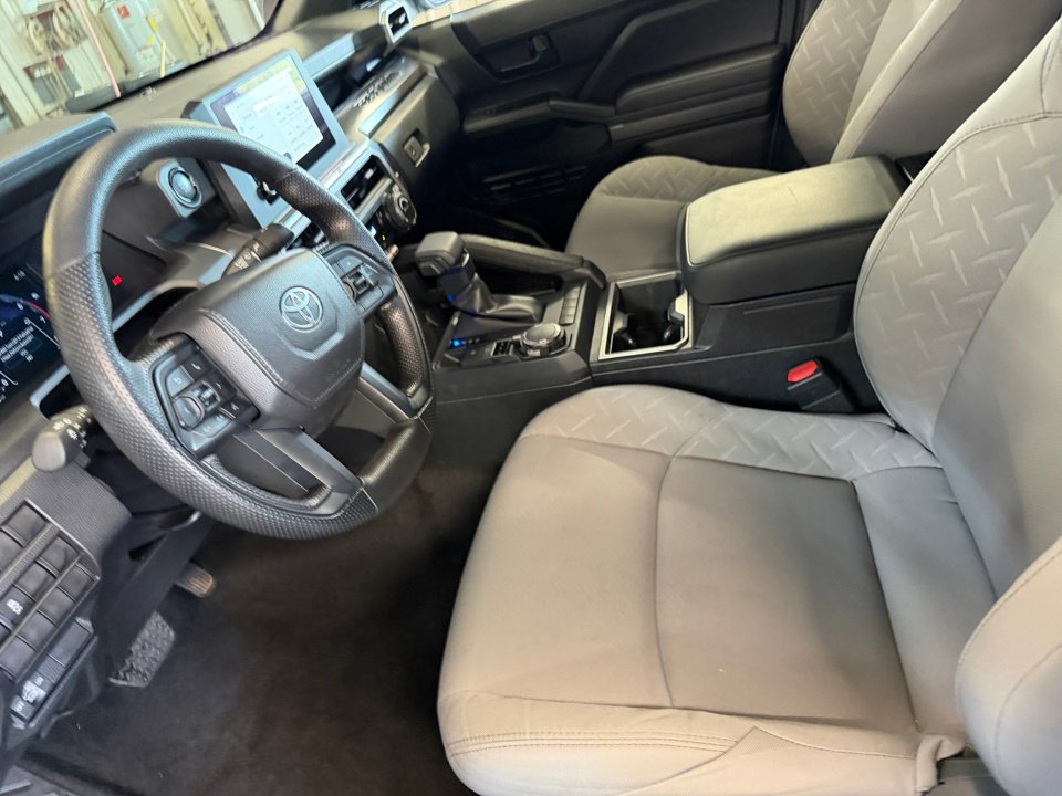 Used 2025 Toyota Tacoma SR5 AWD/4WD image 30