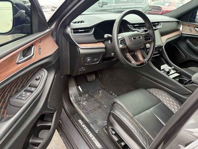 Used 2025 Jeep Grand Cherokee L Summit image 7