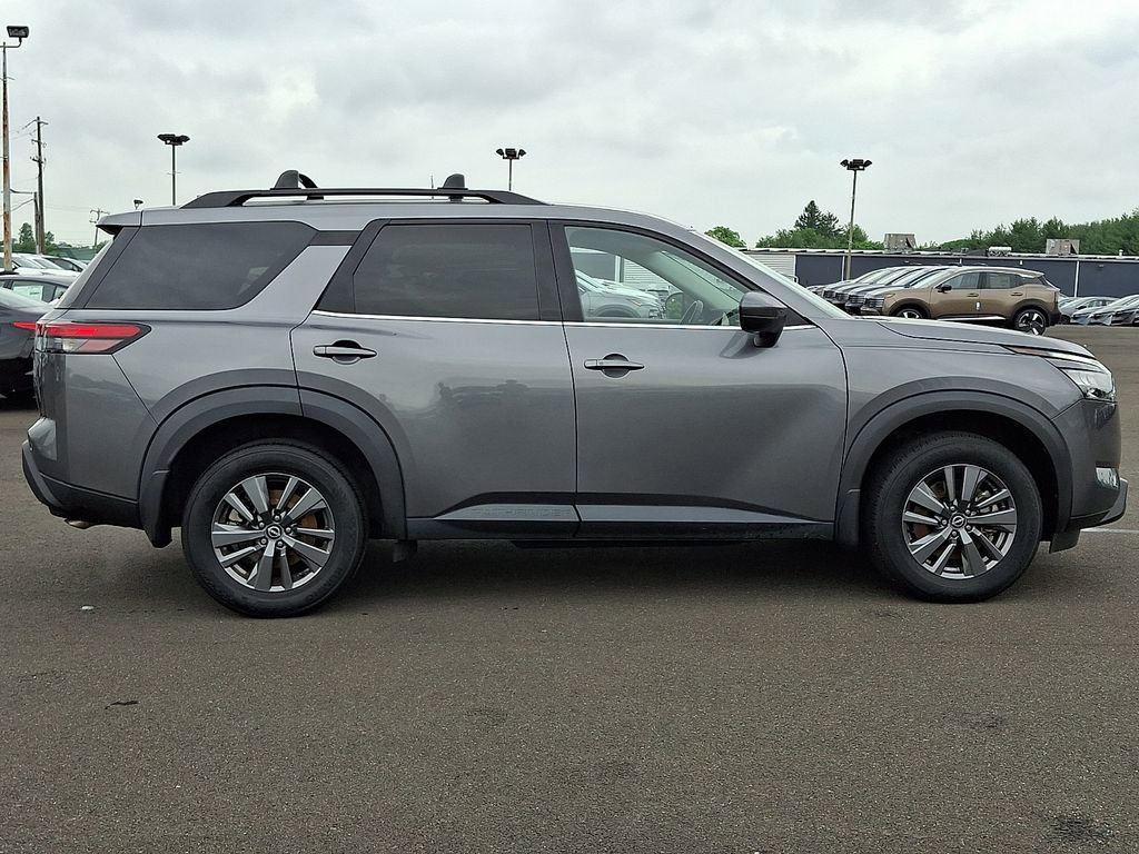Used 2023 Nissan Pathfinder SV w/ Black Appearance Package AWD/4WD image 7