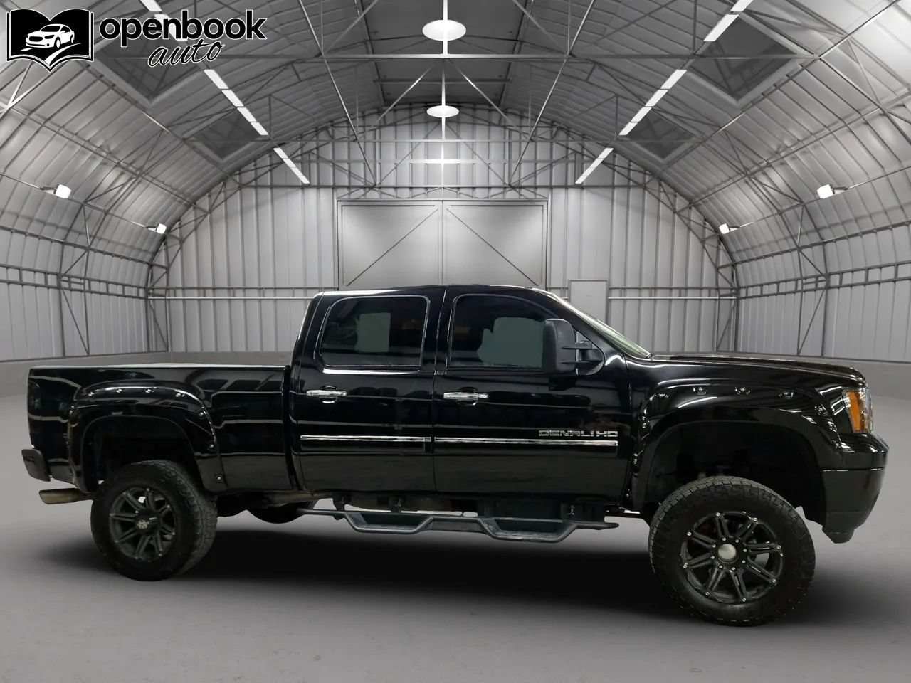 Used 2013 GMC Sierra 2500 Denali w/ Suspension Package, Off-Road AWD/4WD image 4