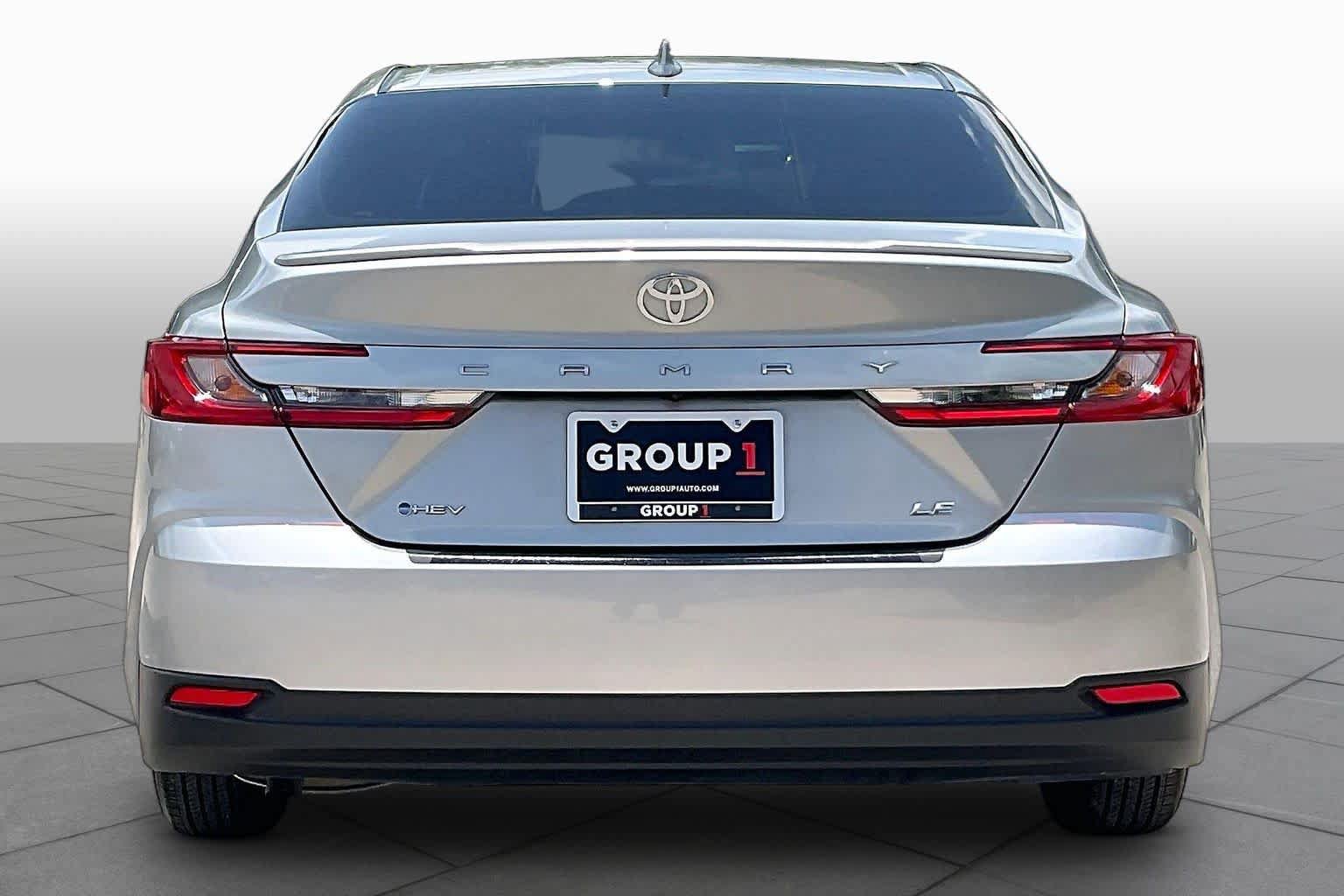 Used 2025 Toyota Camry LE w/ Convenience Package FWD image 5