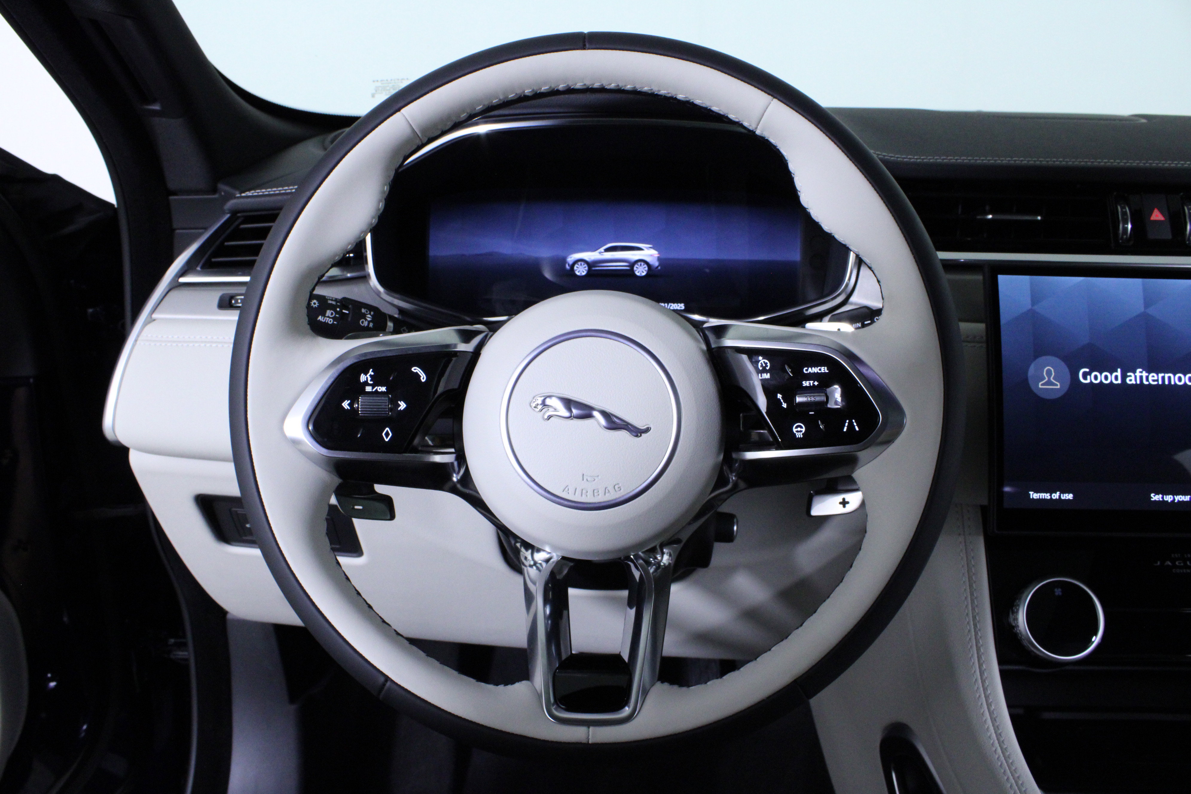 New 2026 Jaguar F-PACE R-Dynamic S image 17