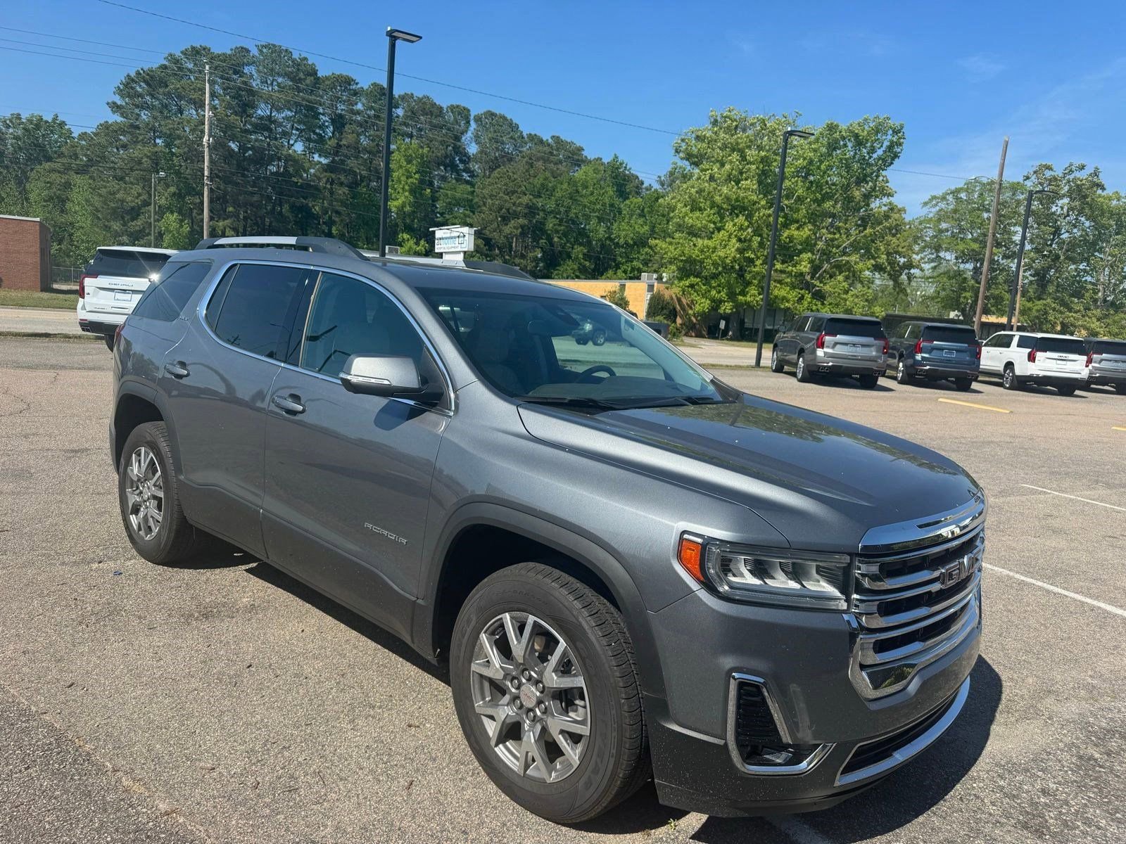 Certified 2022 GMC Acadia SLT w/ Technology Package image 5