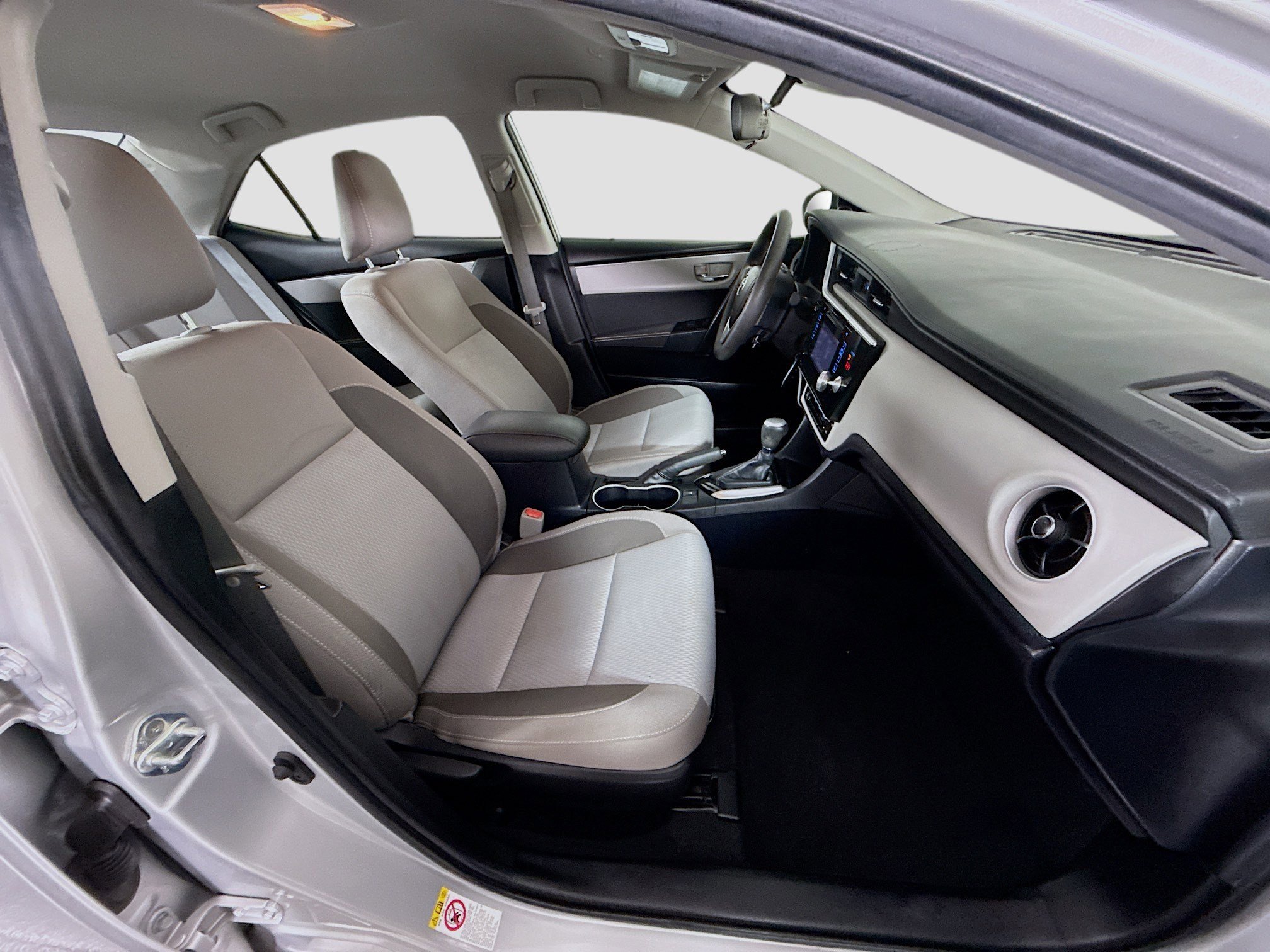 Used 2019 Toyota Corolla LE FWD image 28