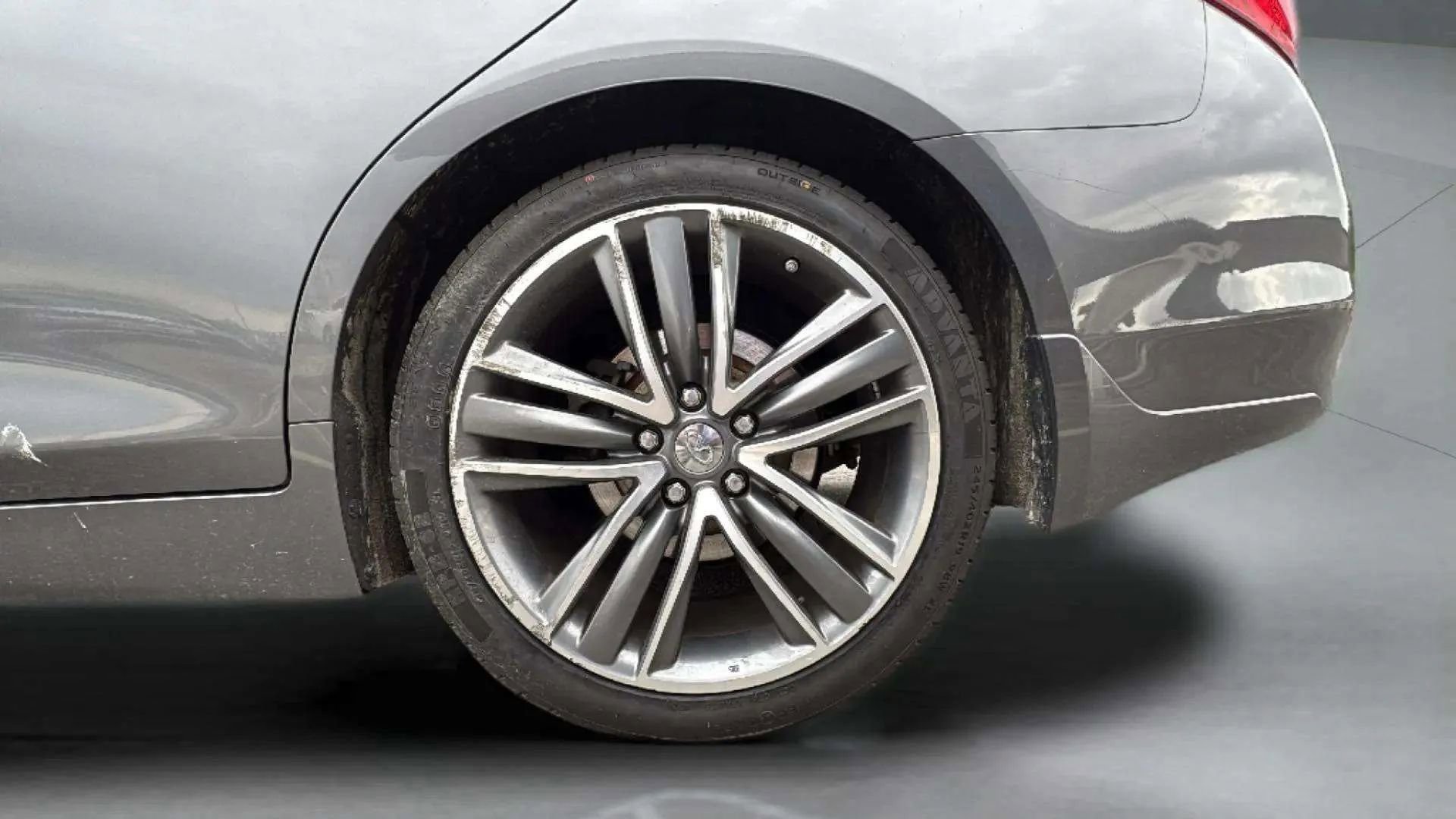 Used 2016 INFINITI Q50 3.0t Premium w/ Driver Assistance Package image 22