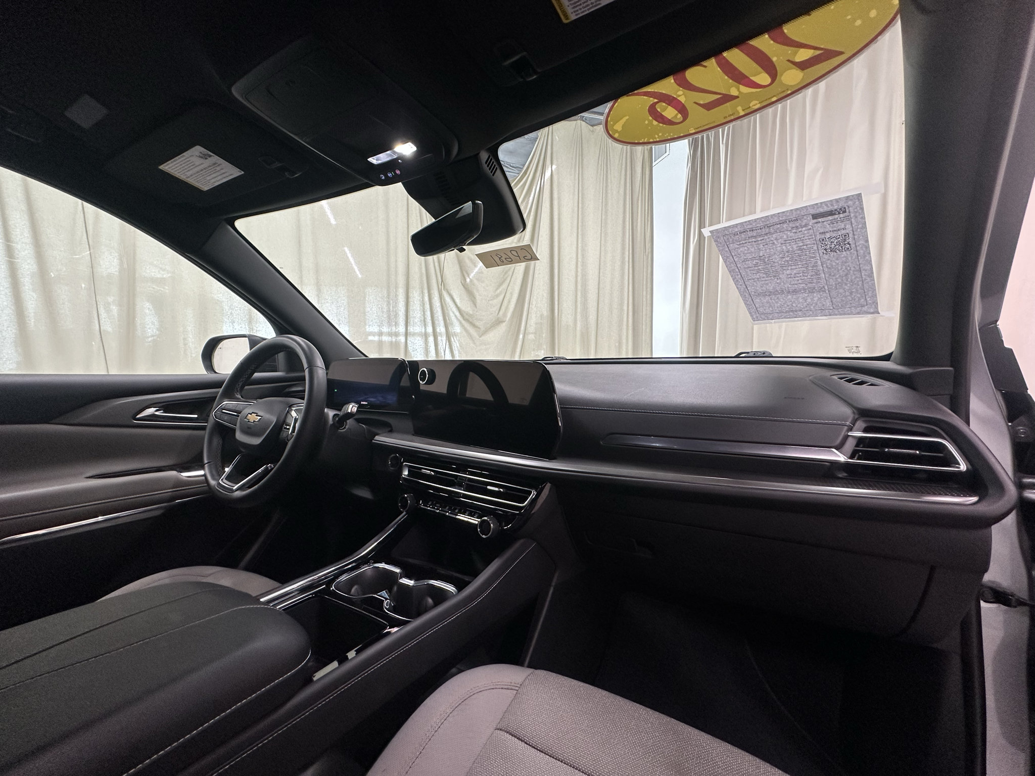Certified 2026 Chevrolet Traverse LT w/ Driver Confidence Package FWD image 25