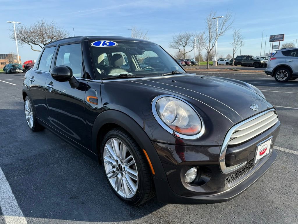 Used 2015 MINI Cooper 4-Door Hardtop image 7