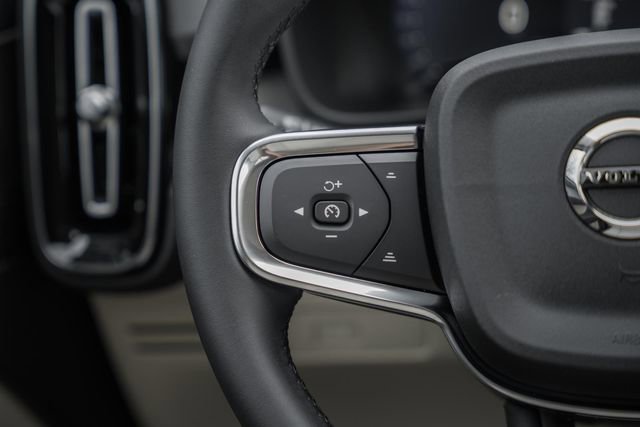 New 2026 Volvo XC40 B5 Ultra w/ Protection Package Premier image 31