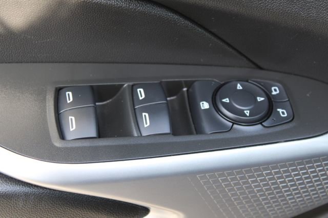 Used 2024 Chevrolet Trax RS w/ Driver Confidence Package FWD image 11