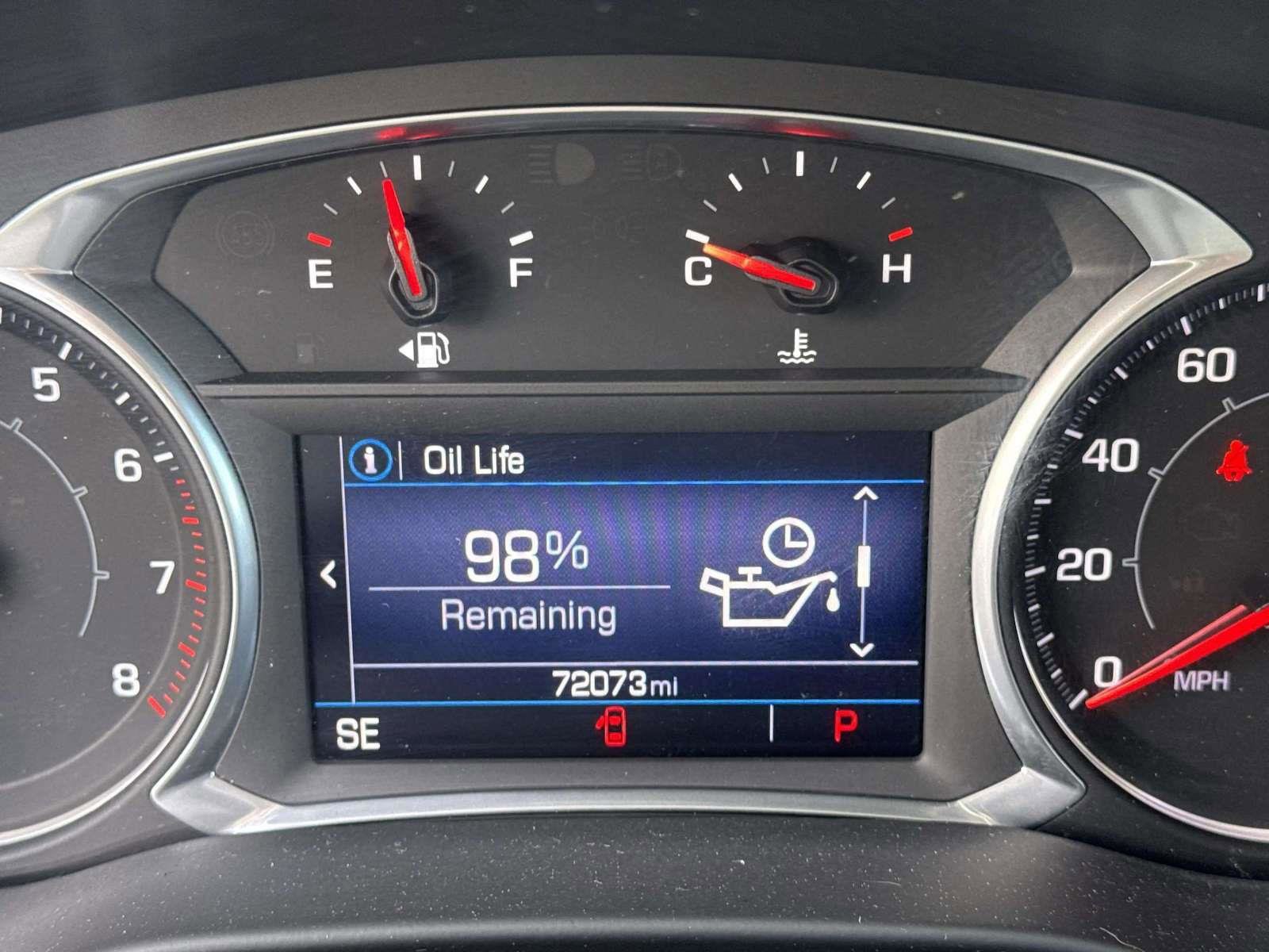 Used 2022 GMC Acadia SLE FWD image 36