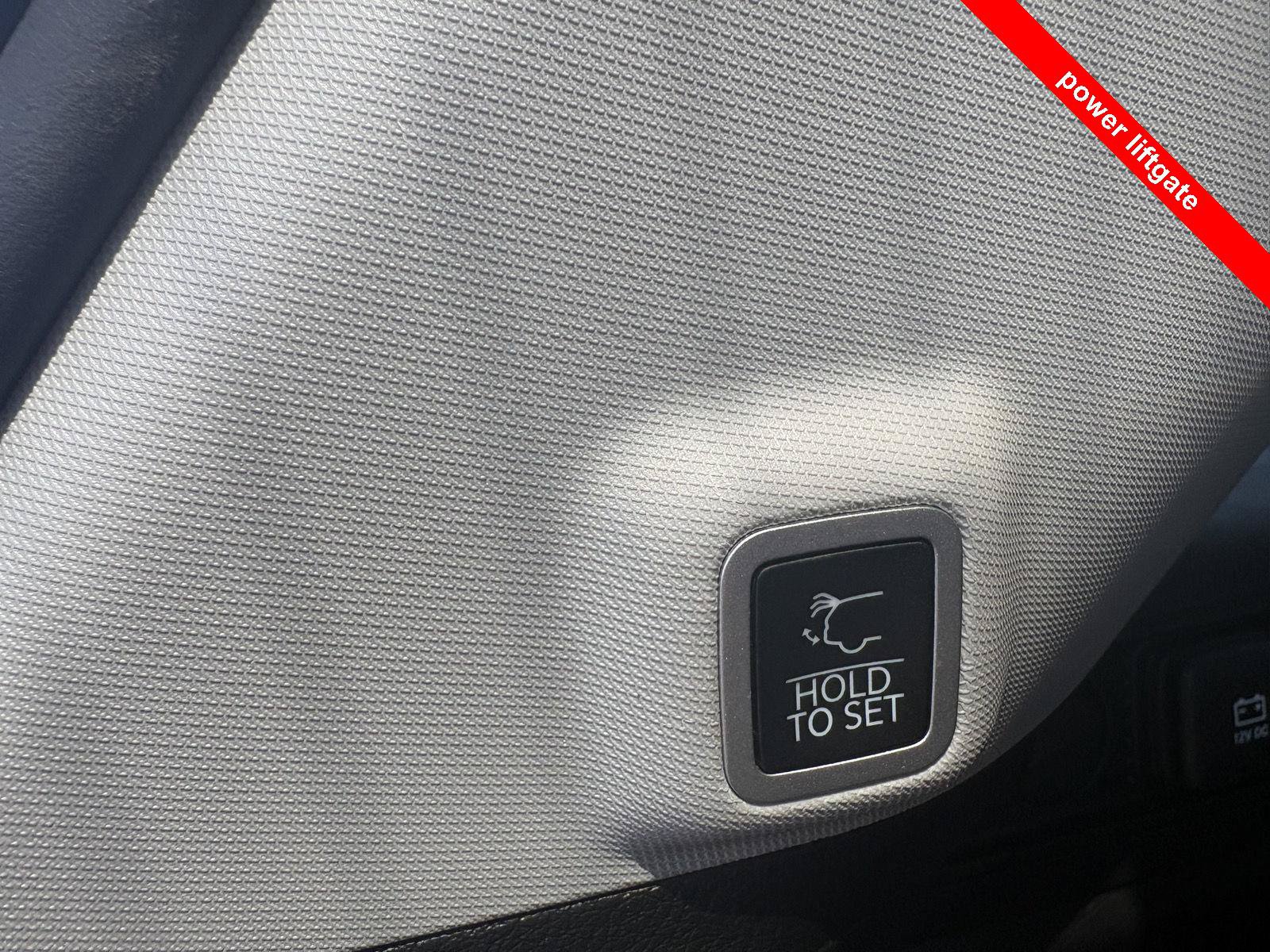 Used 2024 Jeep Grand Cherokee Limited AWD/4WD image 9