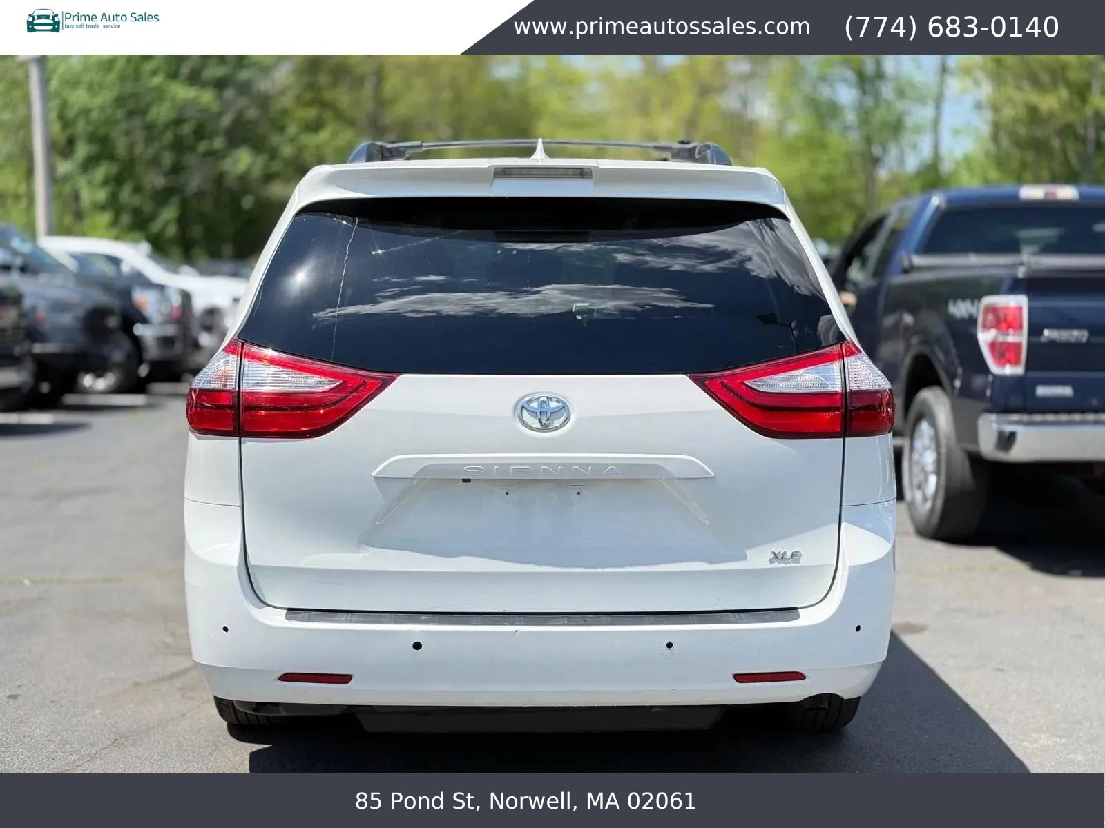 Used 2019 Toyota Sienna XLE w/ XLE Navigation Package FWD image 8