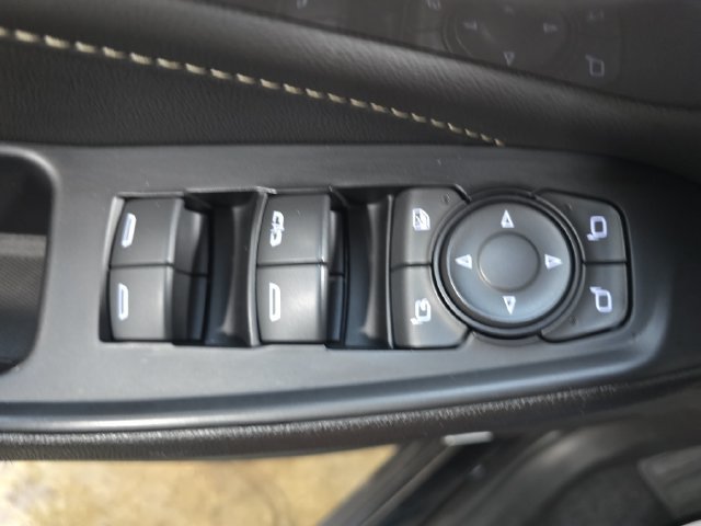 Used 2023 Chevrolet Traverse LT w/ LT Premium Package AWD/4WD image 32