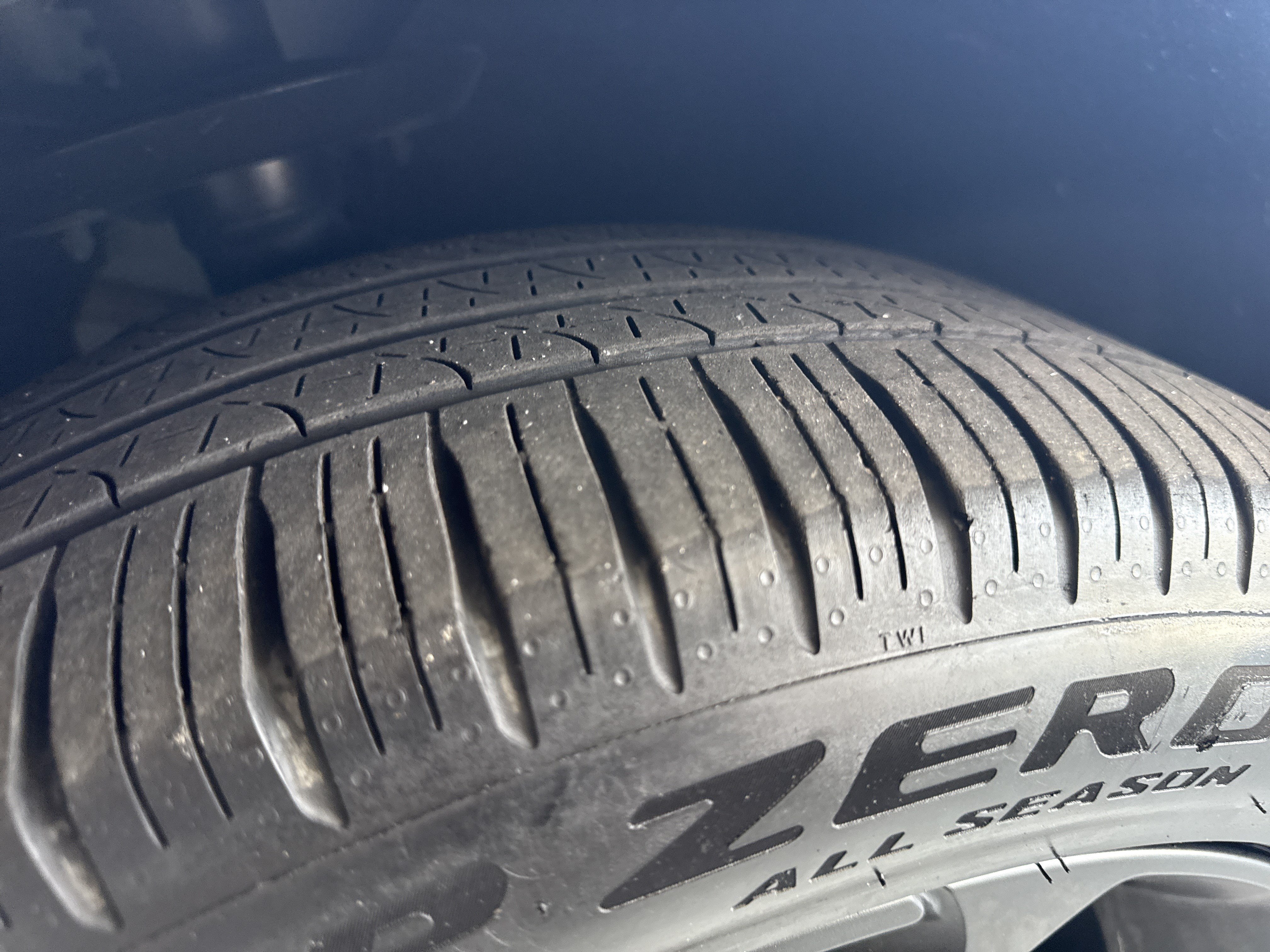Used 2025 Chrysler Pacifica Limited FWD image 11