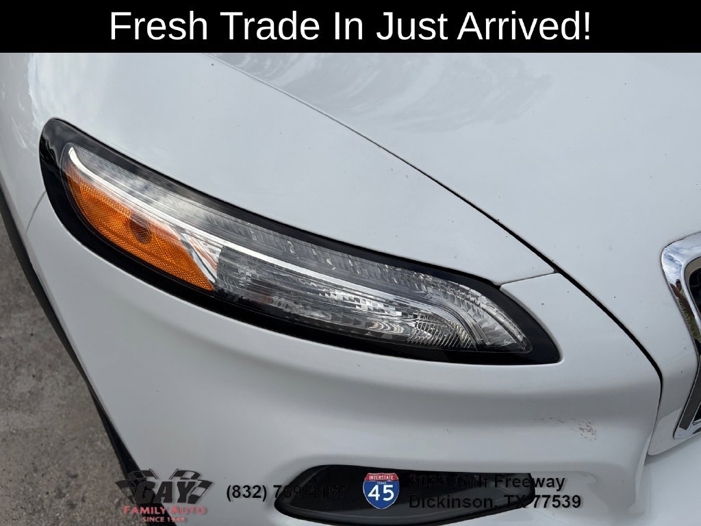 Used 2016 Jeep Cherokee Limited w/ Luxury Group AWD/4WD image 5